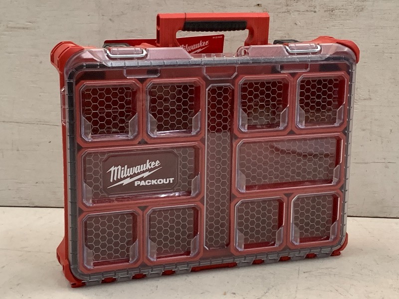 lot 68 image: Milwaukee Packout Low Profile Organ...