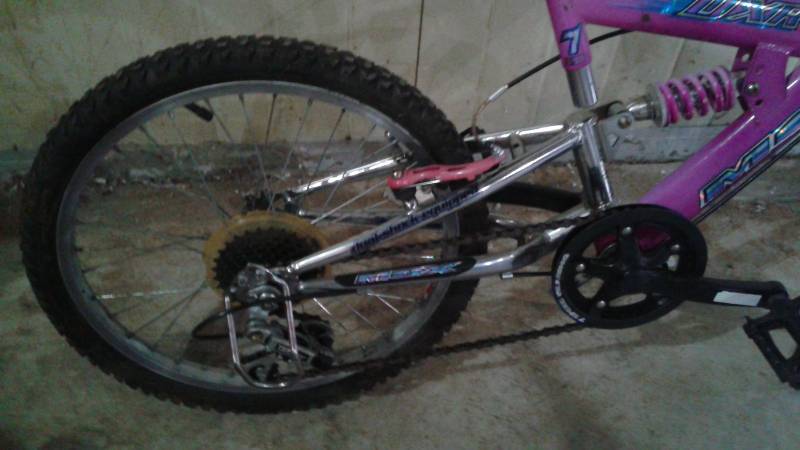 lot 7 image: MGX DXR Purple Bicycle, Used, May Need Some Maintenance