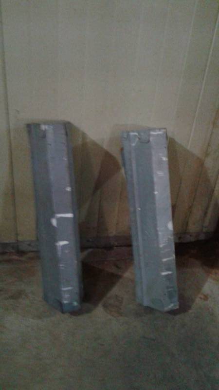lot 27 image: Pair Of Aluminum Saw Horses, Used, Show Wear