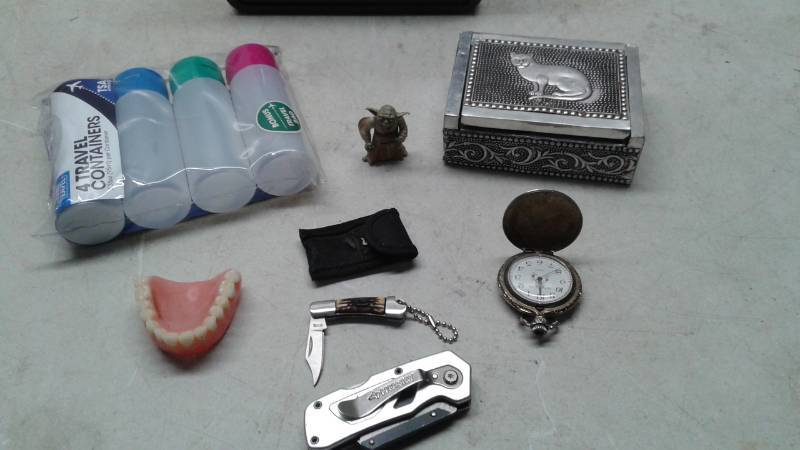 lot 78 image: Small Lot Of Collectibles, Earthworm Jim Lunchbox, False Teeth