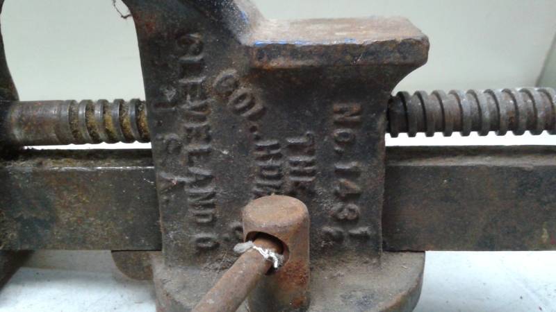 lot 42 image: Vintage Colombian 143 12 Vice, Has One Broken Mount Hole
