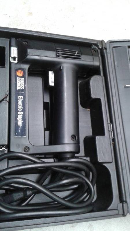 lot 46 image: Black & Decker Electric Stapler