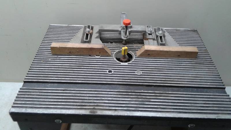 lot 47 image: Router Saw, Used, Works
