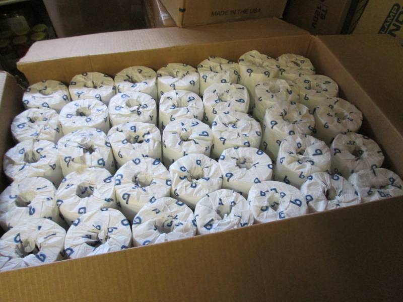 lot 36 image: Large Box of 105 Rolls of Bathroom ...