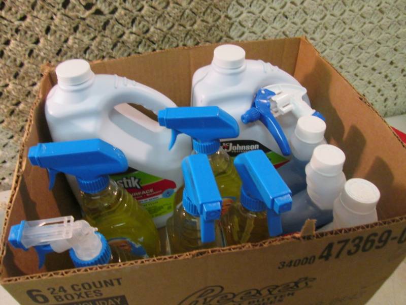 lot 41 image: Lot of Assorted Cleaners  A-1...