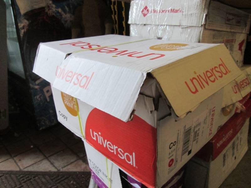 lot 44 image: Case of 5000 Sheets 10 Reams 8.5 x...