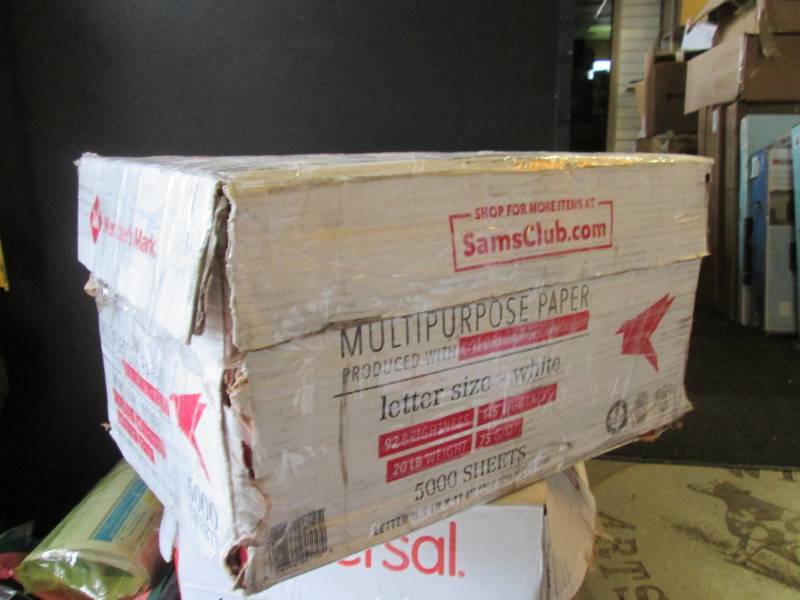 lot 45 image: Case of 5000 Sheets 10 Reams 8.5 x...