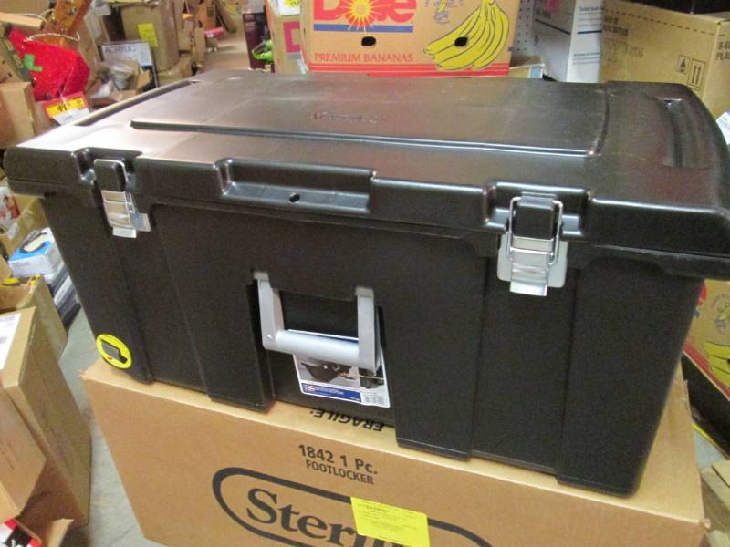 lot 55 image: Sterilite 92 quart Footlocker Stora...