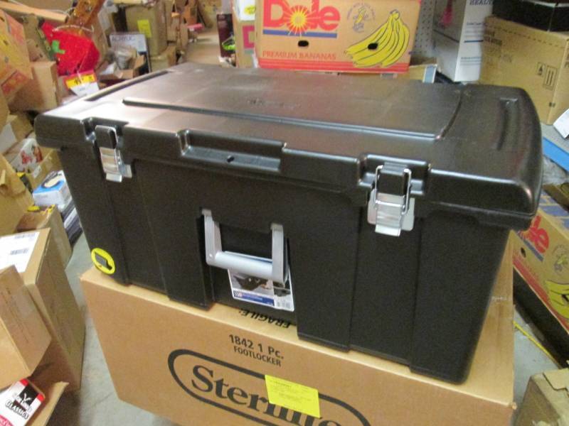 lot 56 image: Sterilite 92 quart Footlocker Stora...