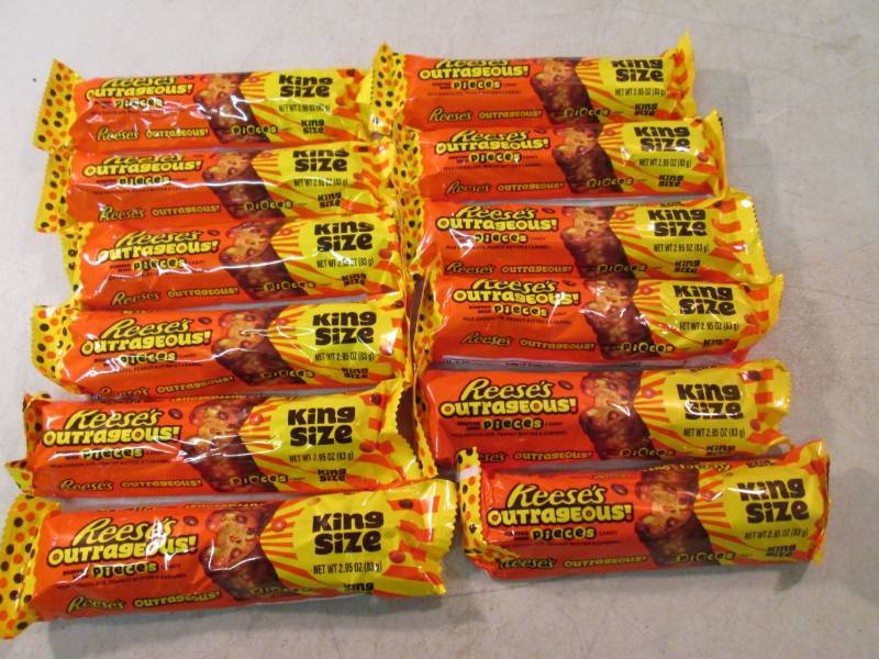 lot 72 image: 12 King Size Reeses Outrageous Piec...