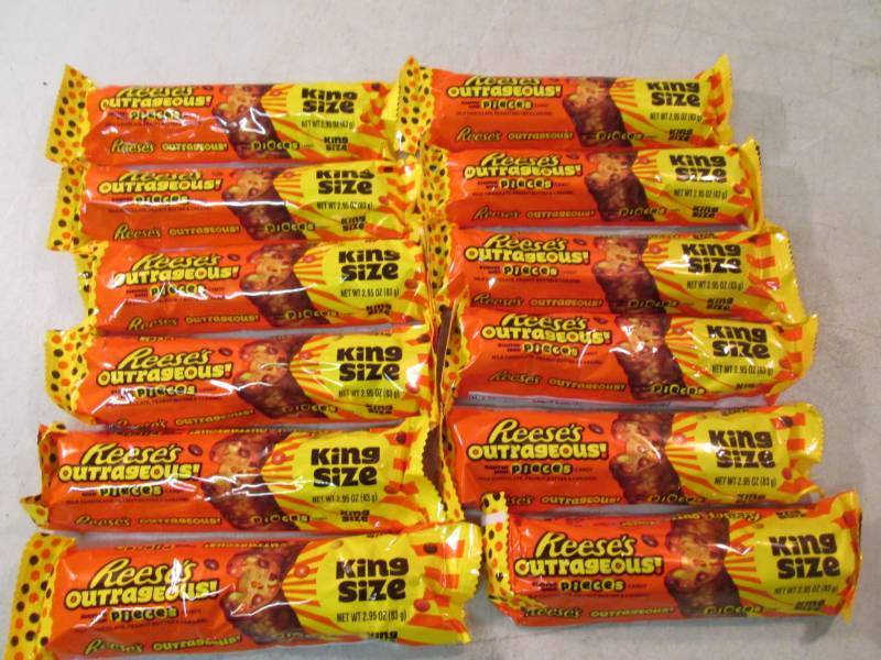 lot 73 image: 12 King Size Reeses Outrageous Piec...