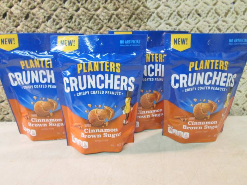 lot 79 image: 4 Bags of Planters Crunchers Cinnam...
