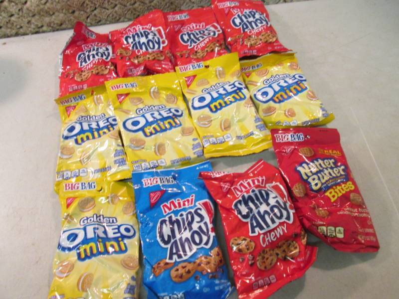 lot 103 image: 12 Bags of Assorted Mini Cookies Be...
