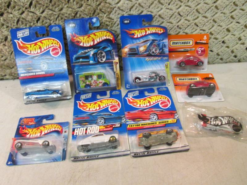 lot 112 image: Lot of Hot Wheels and Matchbox Cars...