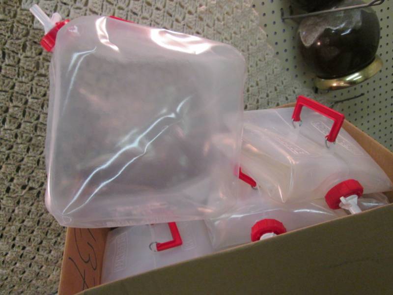 lot 179 image: Lot of 10 Fold-N-Carrier 5 Gallon W...