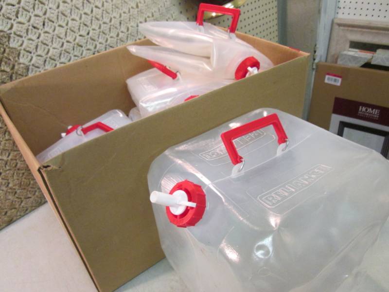 lot 180 image: Lot of 10 Fold-N-Carrier 5 Gallon W...