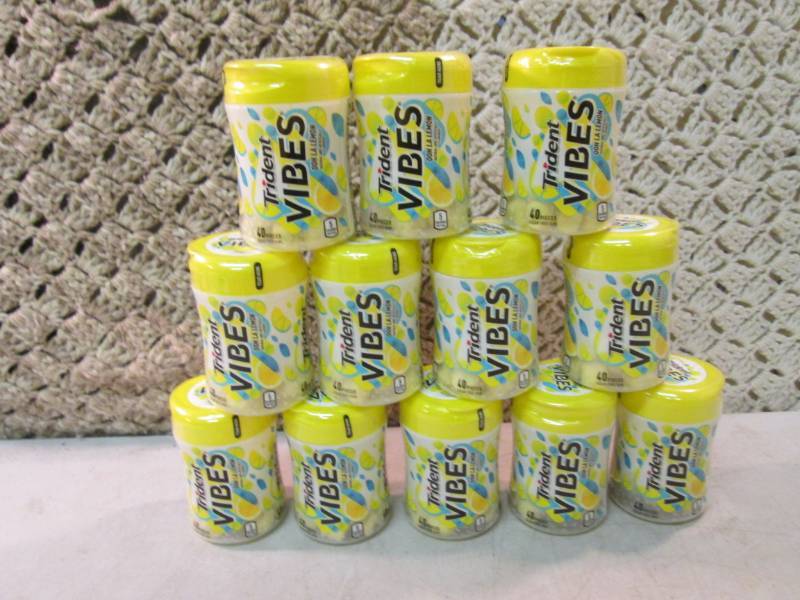 lot 201 image: 12 Trident Vibes Lemon Gum Best by ...