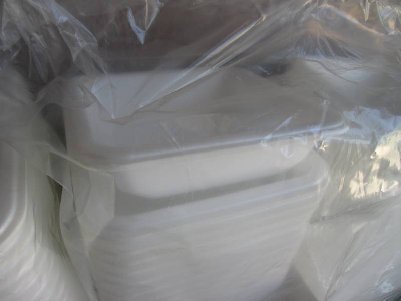 lot 267 image: 360 Foam Food Trays 6 x 6 x 1 34...