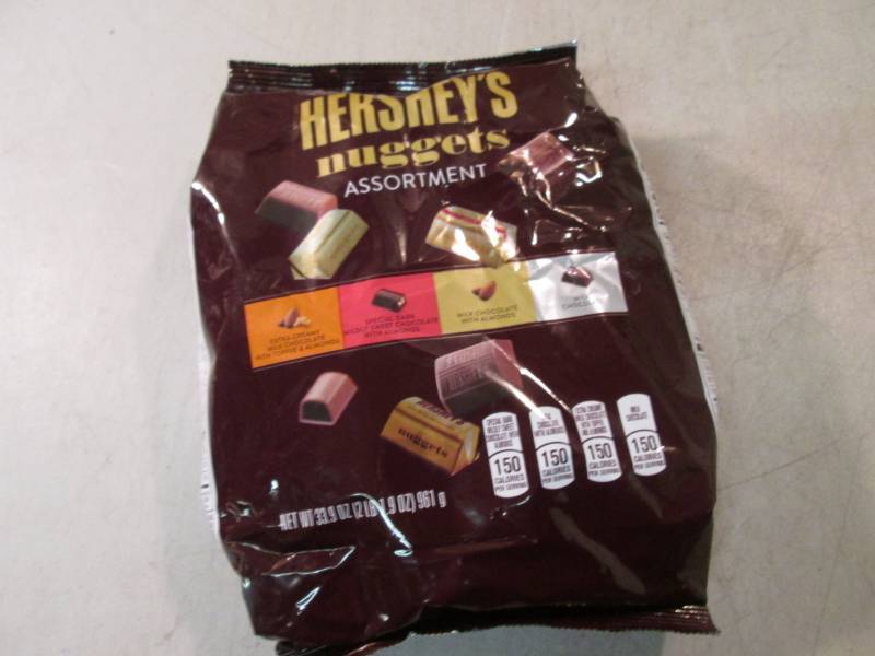 lot 77 image: 2 Pound Bag of Hersheys Nuggets As...