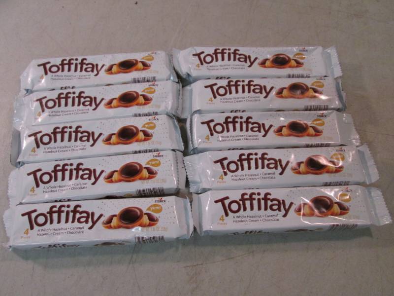 lot 135 image: 10 Toffifay 4pc Packs Best by Mar 2...