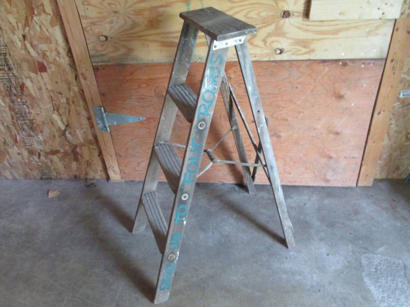 lot 154 image: Vintage 4 ft Wood Ladder  UC-1...