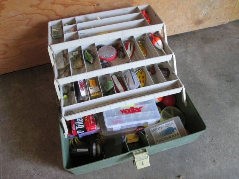 lot 168 image: Tackle Box full of Misc Tackle  UC-...