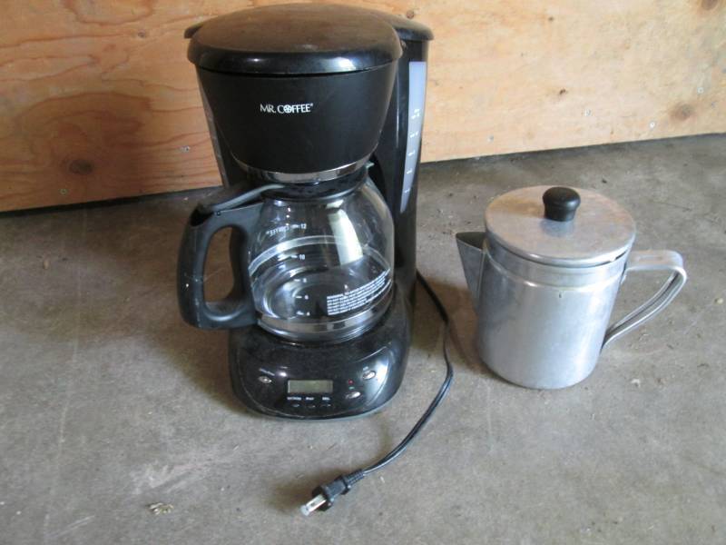 lot 184 image: Mr Coffee Electric Coffee Pot and O...