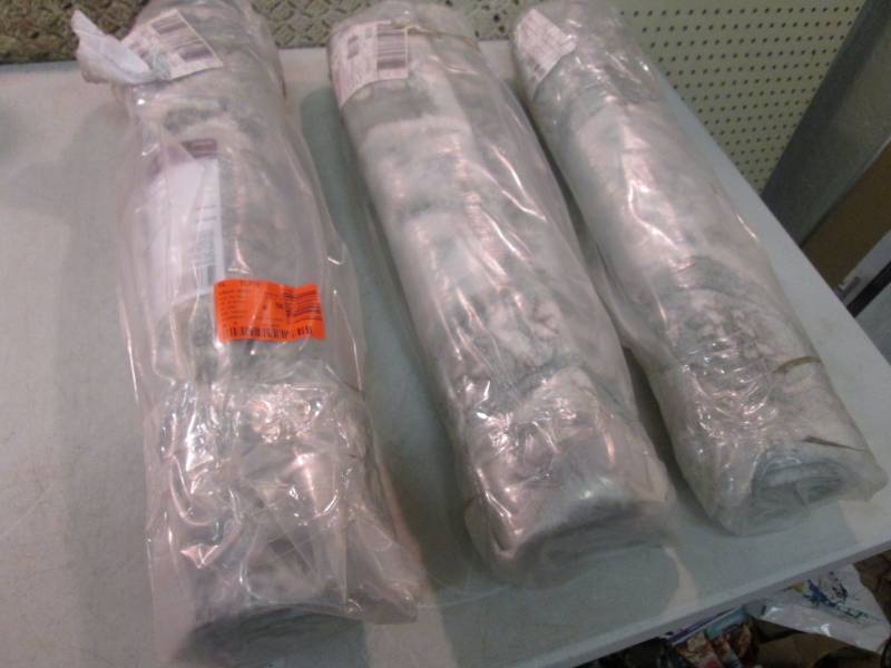 lot 192 image: Lot of 3 Home Decorators Collection...