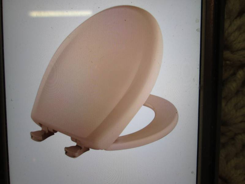 lot 213 image: Round Whisper Close Toilet Seat in ...