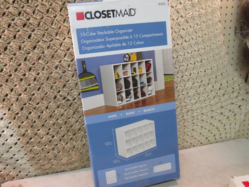 lot 219 image: Closet Maid White Laminated 15-Cube...