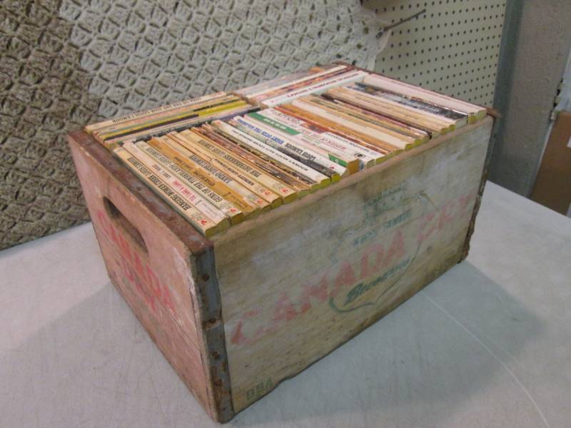 lot 261 image: Vintage Wood Canada Dry Crate Full ...