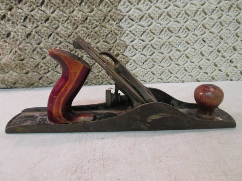 lot 273 image: Vintage 14 Made In USA Plane  EC2...