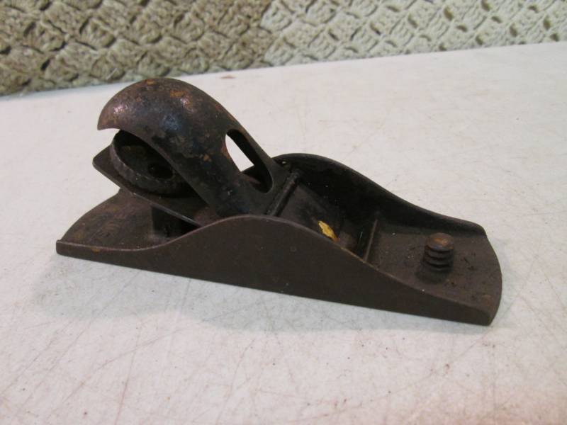 lot 275 image: Vintage 7 Made In USA Plane  EC2...