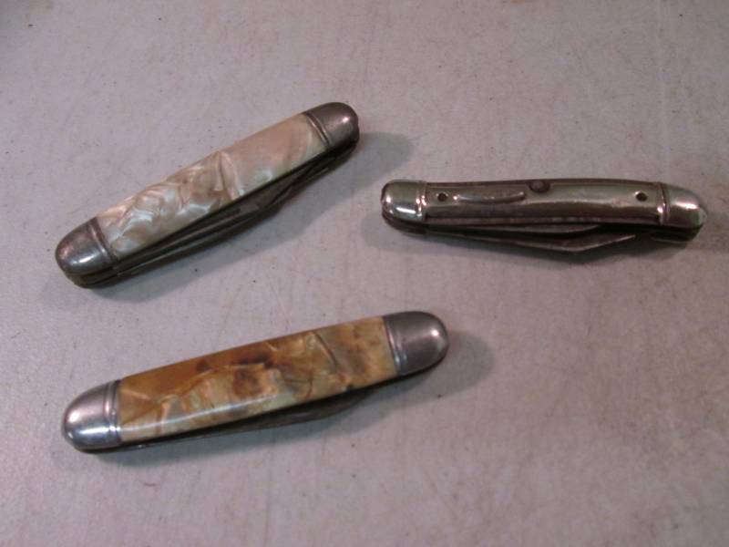 lot 285 image: Lot of 3 Vintage Pocket Knives  E-1...
