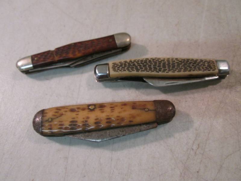lot 291 image: Lot of 3 Vintage Pocket Knives  E-1...