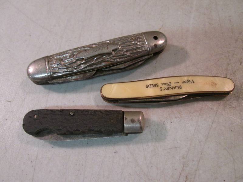 lot 294 image: Lot of 3 Vintage Pocket Knives  E-1...