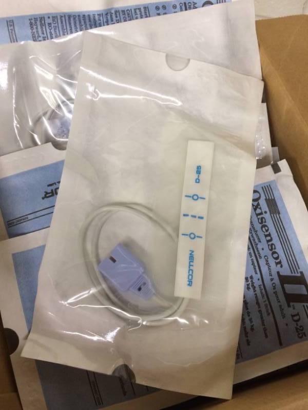 lot 23 image: Large Lot New In Package Nellcor Oxisensor II D-25 Adult Sensor