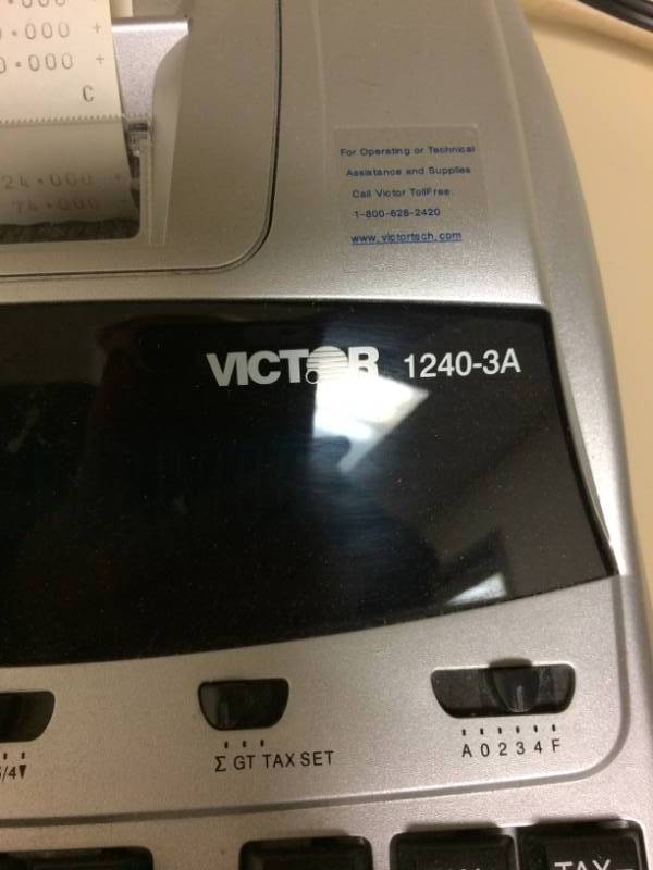 lot 8 image: Victor 1240-3A 12 Digit Heavy Duty Commercial Printing Calculator with Built-In AntiMicrobial Protection Great Working Condition