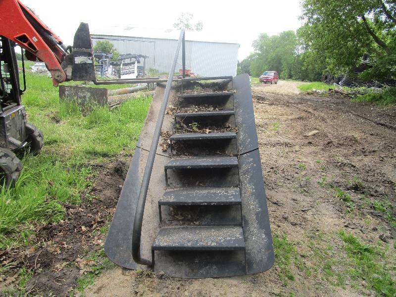 Heavy Duty Steps with Railing