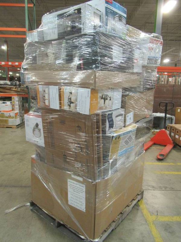 lot 50 image: WHOLESALE MIXED PALLET OF RETURNS - BATHROOM FANS, SMALL HOUSEWARES, LIGHTING AND MORE