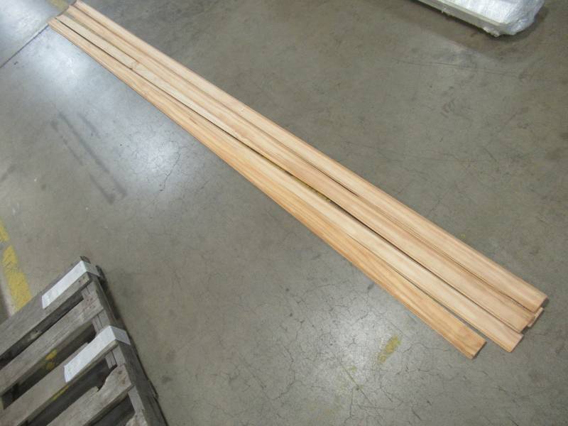 lot 62 image: 5 Pine Chair Rail Moulding 39012PINE, Rail Measures 2.63-in x 12-ft