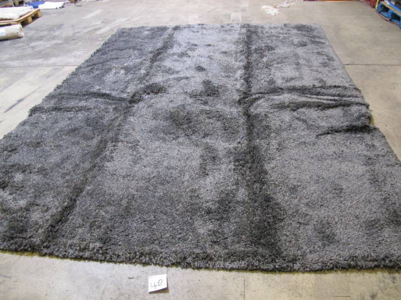lot 148 image: Thomasville Marketplace Luxury Shag Rugs - 9ft 6in x 13ft 1.5in - Charcoal Gray