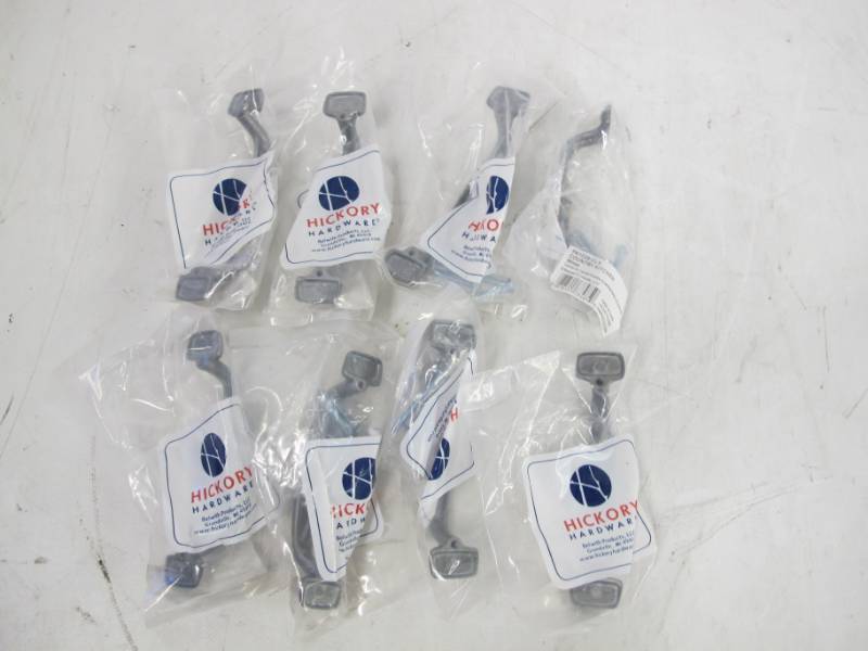 lot 161 image: 8 Pack of Hickory Hardware Country Kitchen 96 mm Center-to-Center Chromolux Pull