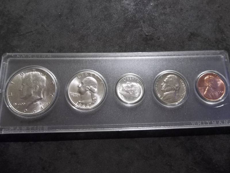 lot 56 image: 1964 US  Uncirculated Mint Set