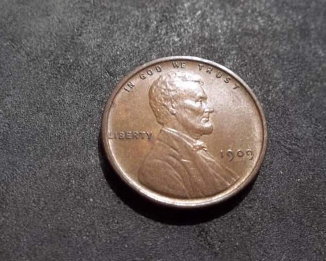 lot 147 image: 1909 V.D.B Lincoln Cent