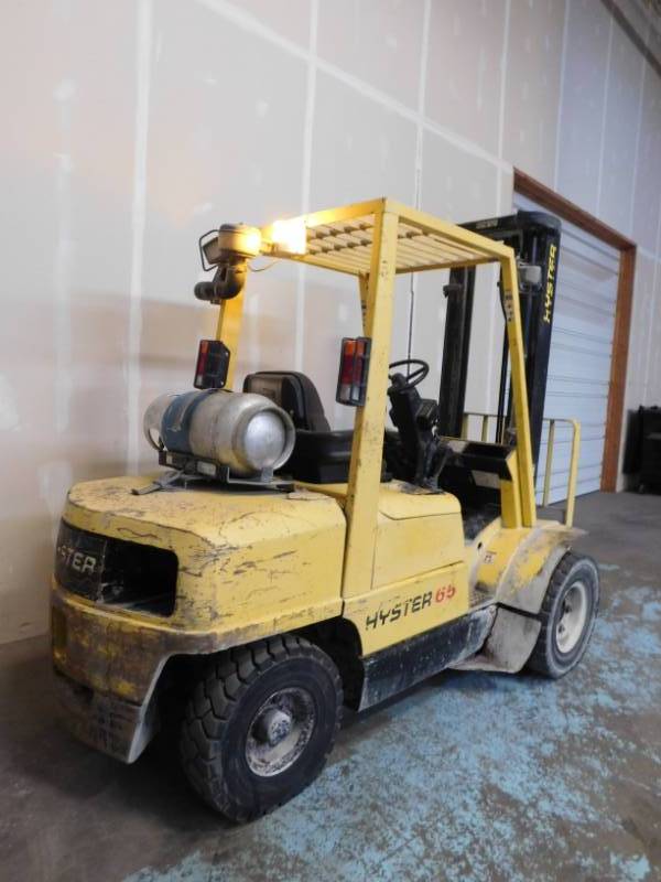 lot 2 image: Hyster H65XM Forklift