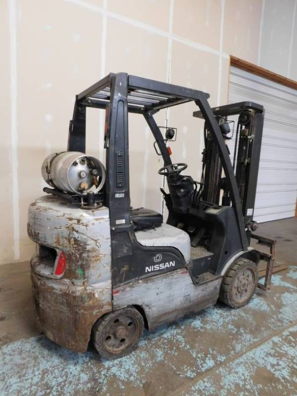 lot 4 image: 2006 Nissan CF50 5000lb LPG Forklift