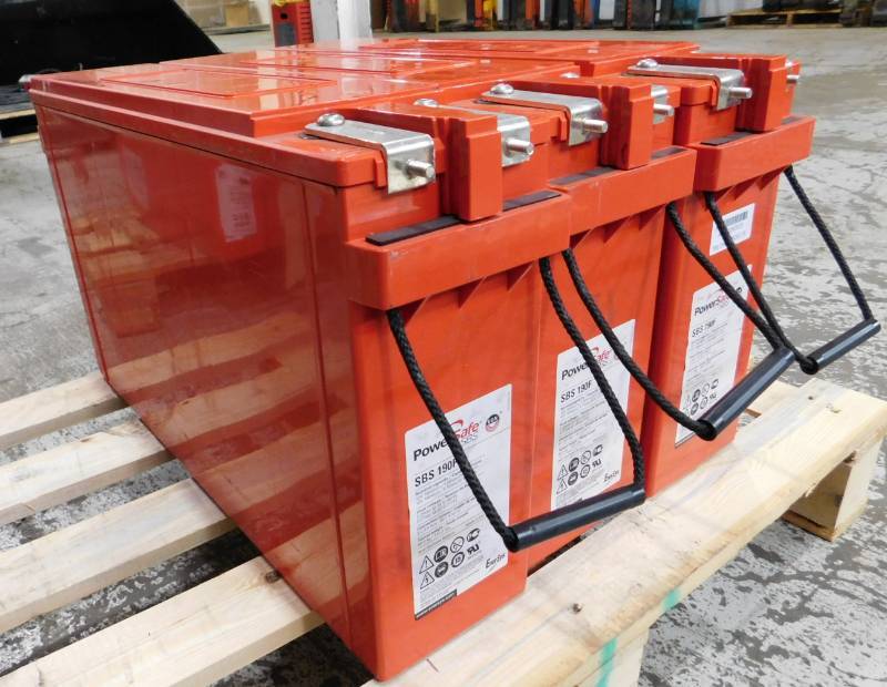 lot 11 image: Three SBS190F Telecom Batteries