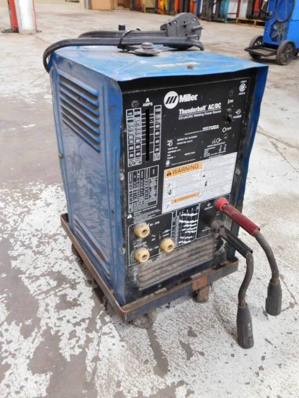 lot 17 image: Miller Thunder Bolt ACDC Welding Source Welder