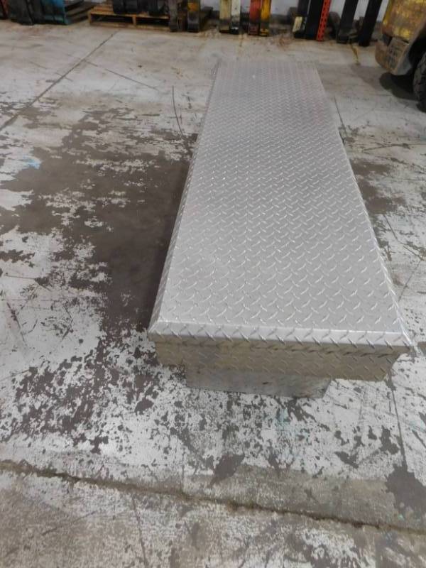 lot 20 image: Aluminum Truck Tool Box #2